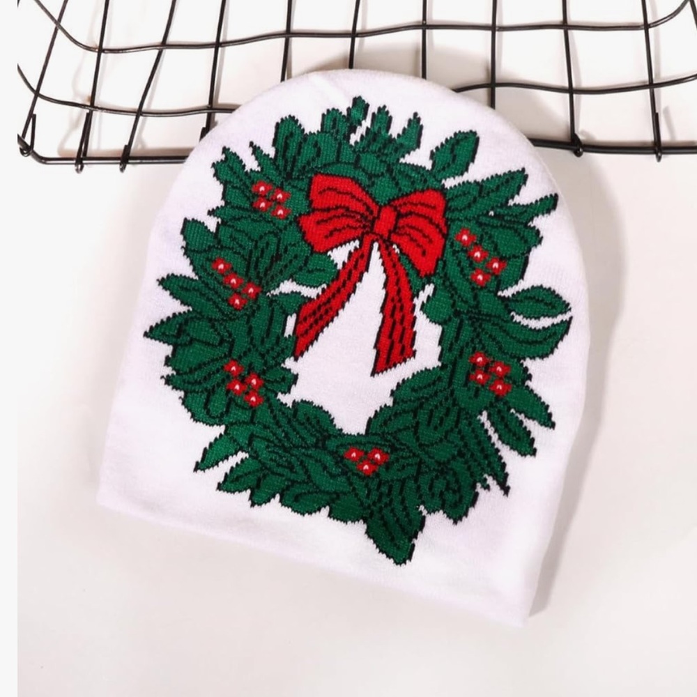 Festive Wreath womens light up Beanie - White and Green
